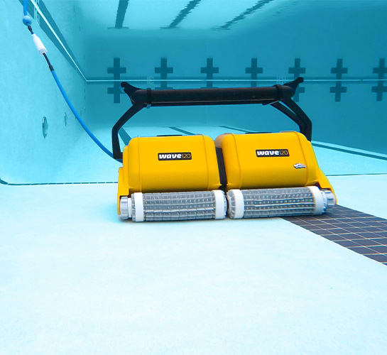 Maytronics Wave 120 Commercial Cleaner image 2