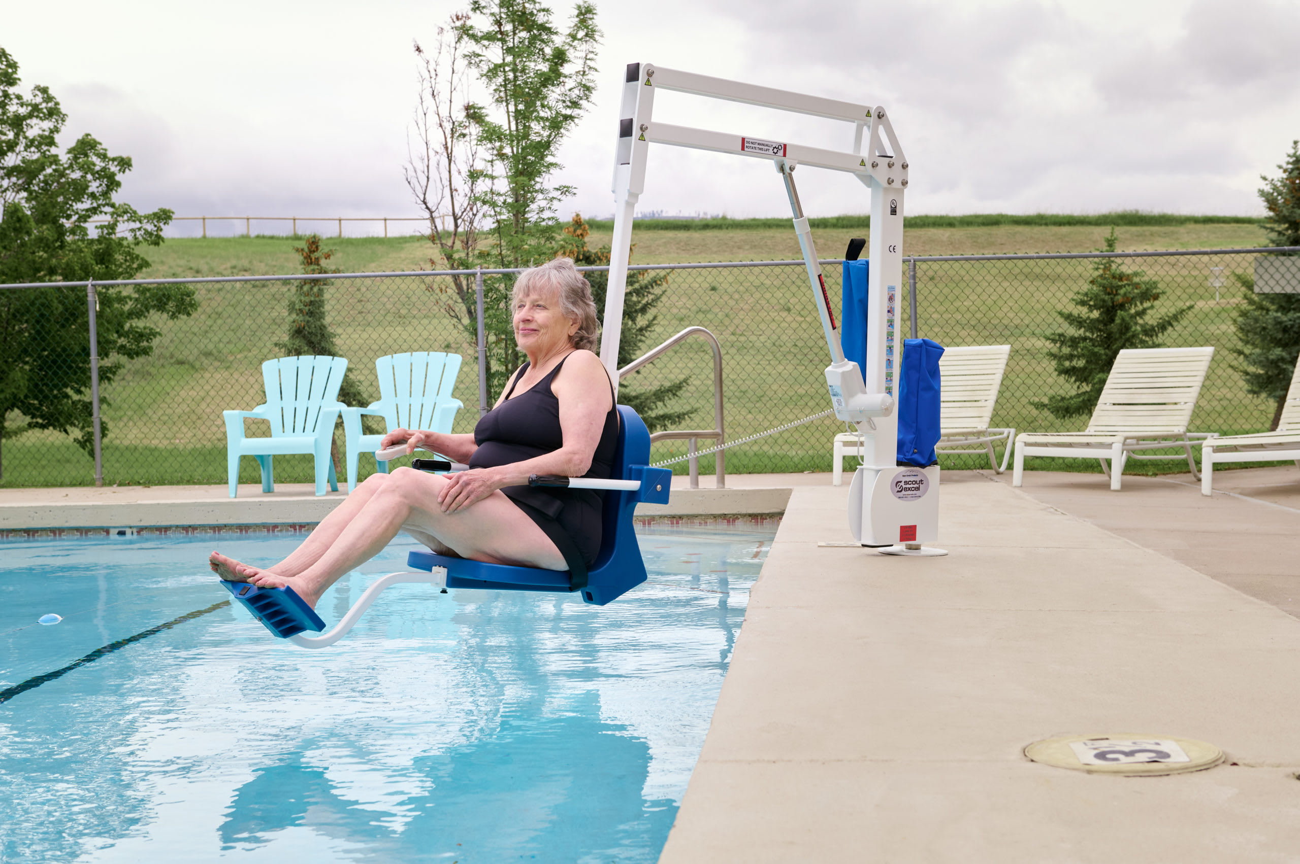 Aqua Creek Scout Excel ADA Pool Lift, 375 lb Capacity, 360-Degree Rotation, No Anchor | F-SCTXL image 3