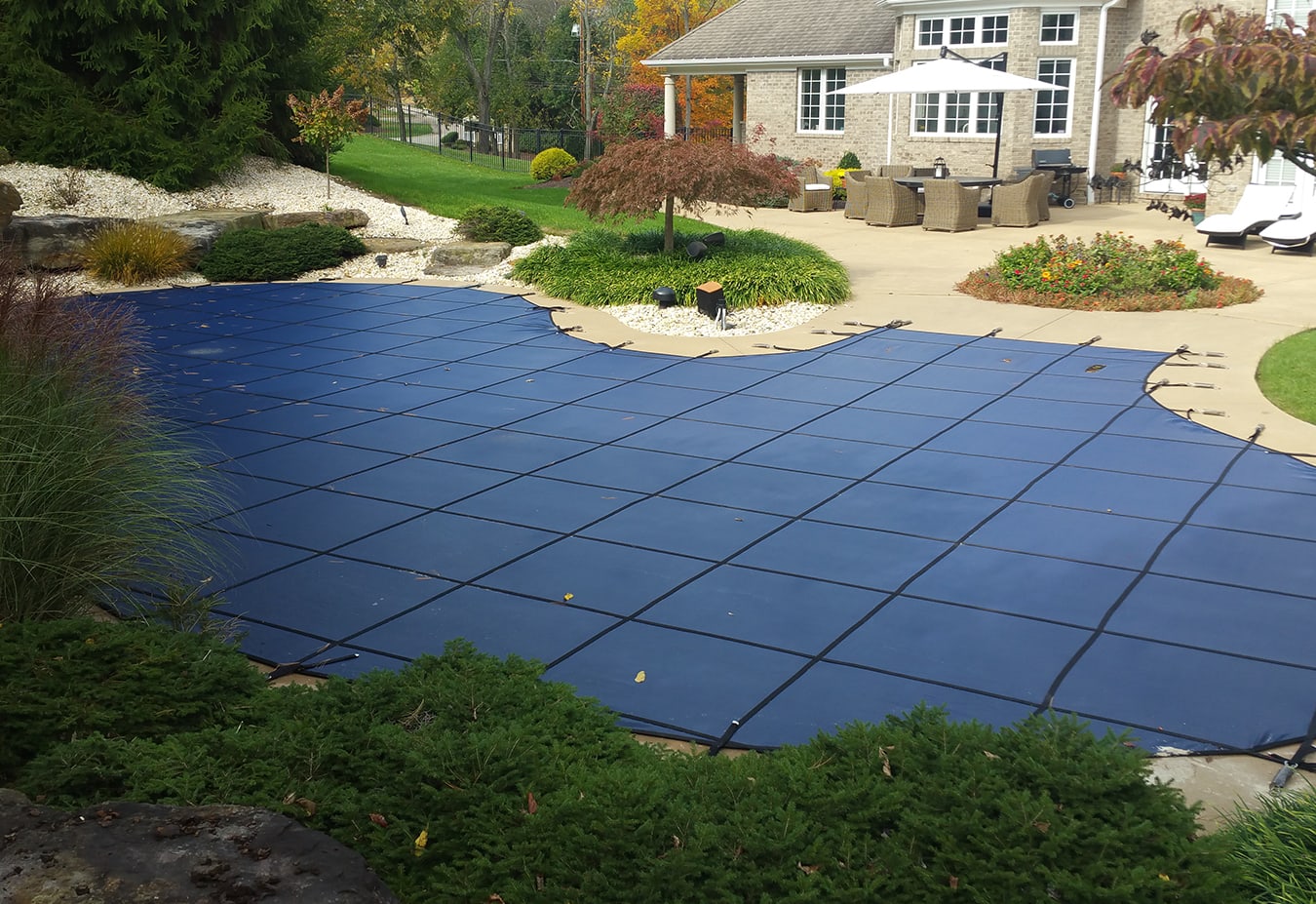 GLI 16' x 32' Rectangle Mesh Safety Cover w/ 4' x 8' CES, Blue | 20-1632RE-CES48-SAP-BLU image 4